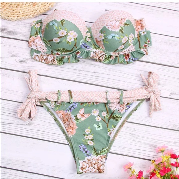🆕Blooms & butterflies floral print pushup bikini - Picture 8 of 8